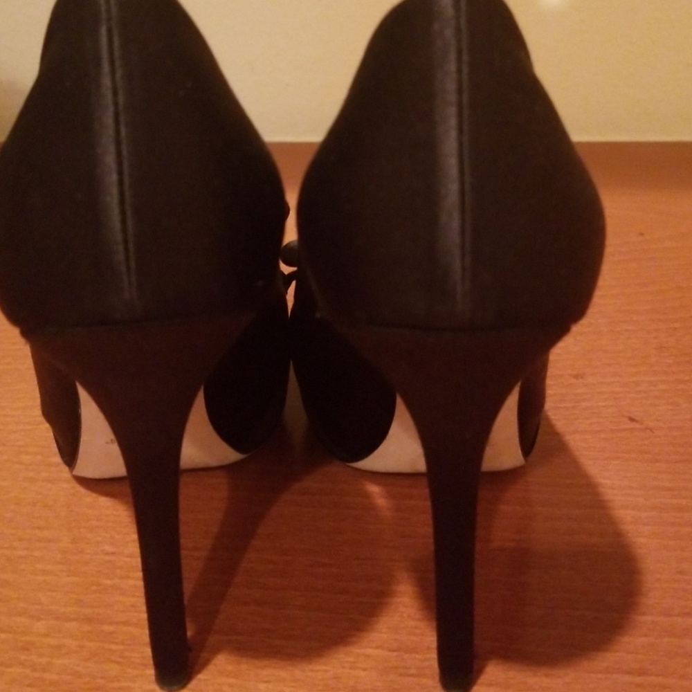 Shoes - Picture 4 of 4